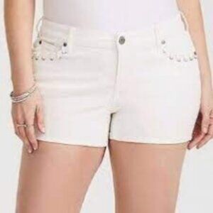 Torrid White Denim Shorts NEW Lace Up Pockets Women’s 30